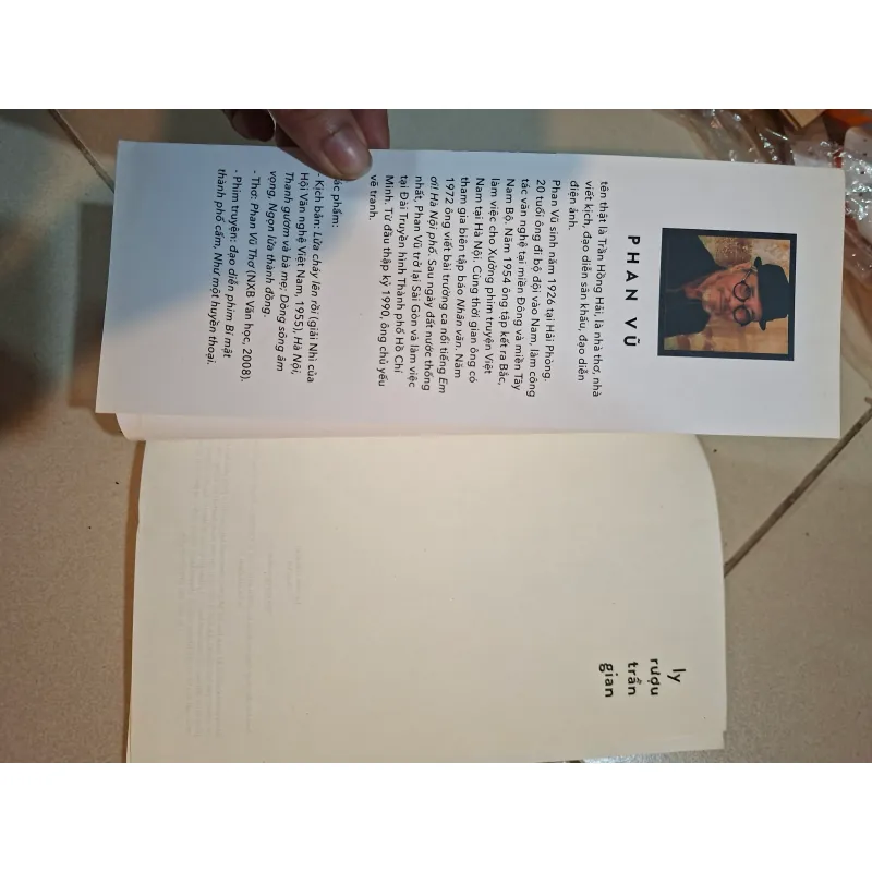 Ly rượu trần gian 930797