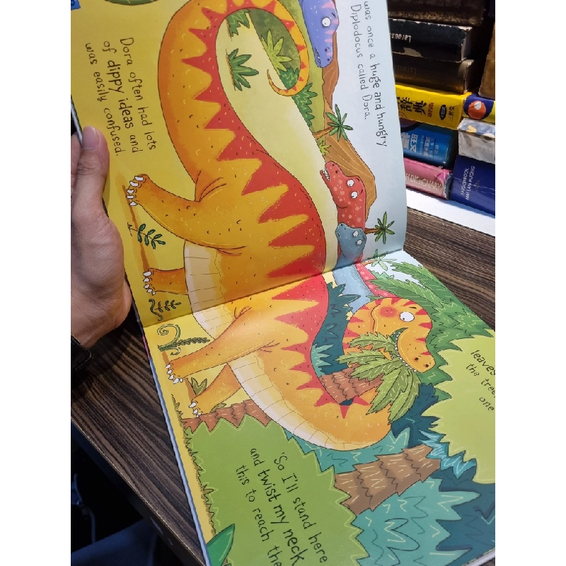 DINOSAUR ADVENTURES  - Miles Kelly (Written by Fran Bromage) 202784