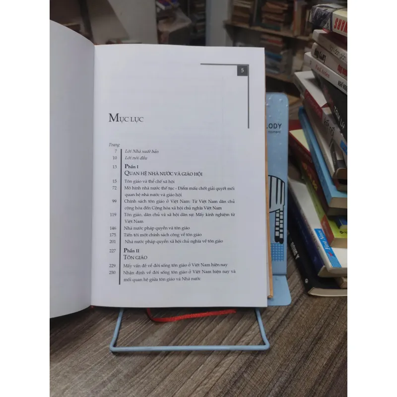 Sách:  Nhà nước Tôn giáo Luật pháp (A3) - Tác giả: GS TS Đỗ Quang Hưng 625061