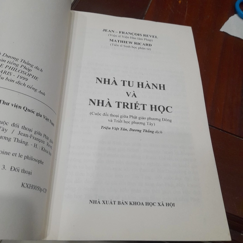 Jean Francois Revek & Mathiew Ricard - NHÀ TU HÀNH & NHÀ TRIẾT HỌC 335733