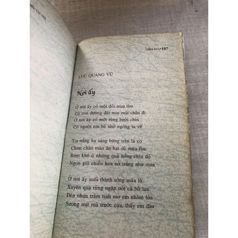 Diễm xưa - thơ tình một trăm mười một tác giả 784520