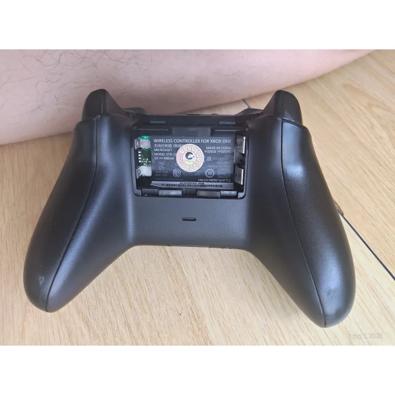 Tay cầm chơi game Xbox one series 754010