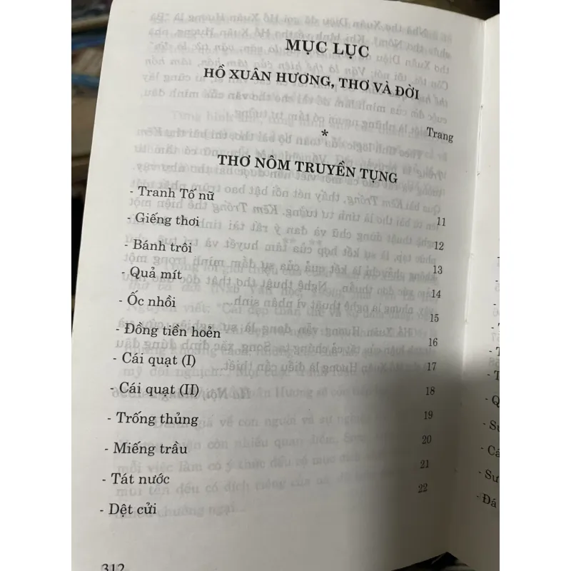 Thơ Hồ Xuân Hương- thơ và đời  1042697