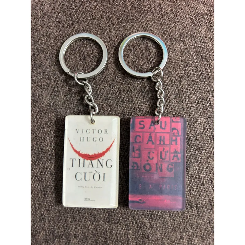 Móc khóa sách: Thằng cười + Sau cánh của đóng 732291