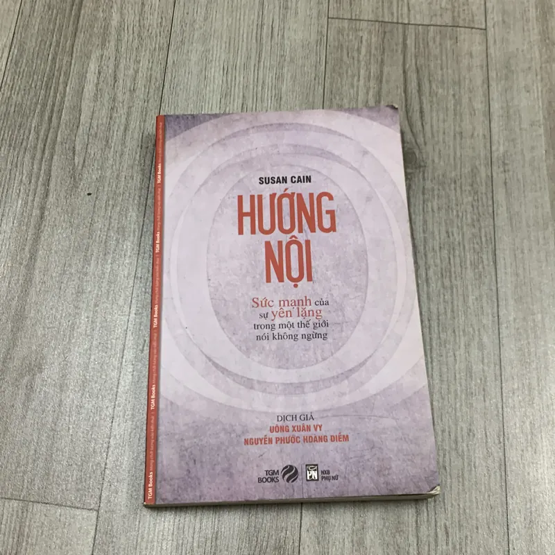 Hướng nội, sức mạnh của sự yên lặng trong một thế giới nói không ngừng. 3a5 717389