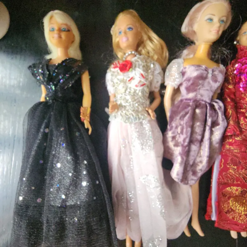 Búp bê Barbie đầm đen 1005301