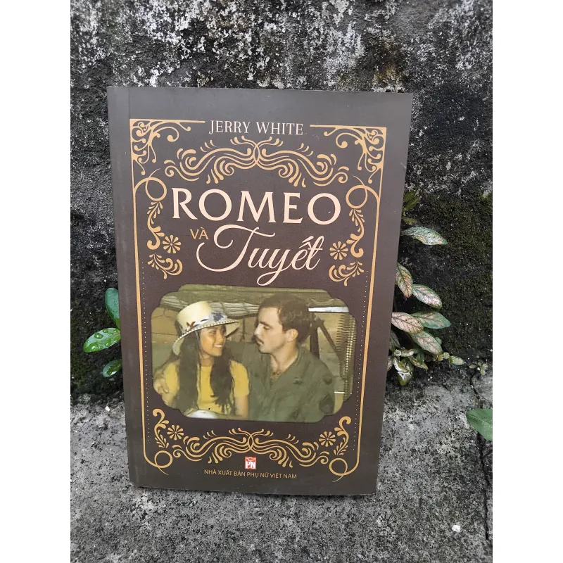 Romeo và Tuyết tự truyện của Jerry White 1000247