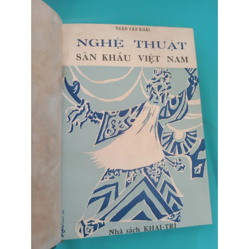 Sách xưa Nghệ thuật Sân Khấu Việt Nam_ Trần Văn Khải_ Tranh Tư Nghiêm 1971 797864