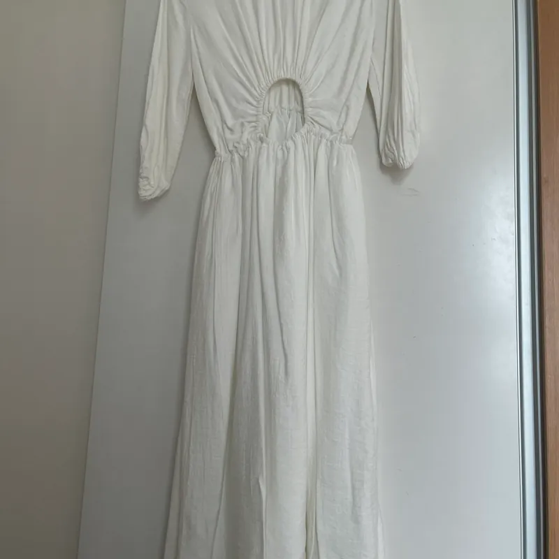 Váy Estte màu trắng sz M dễ thương 564557