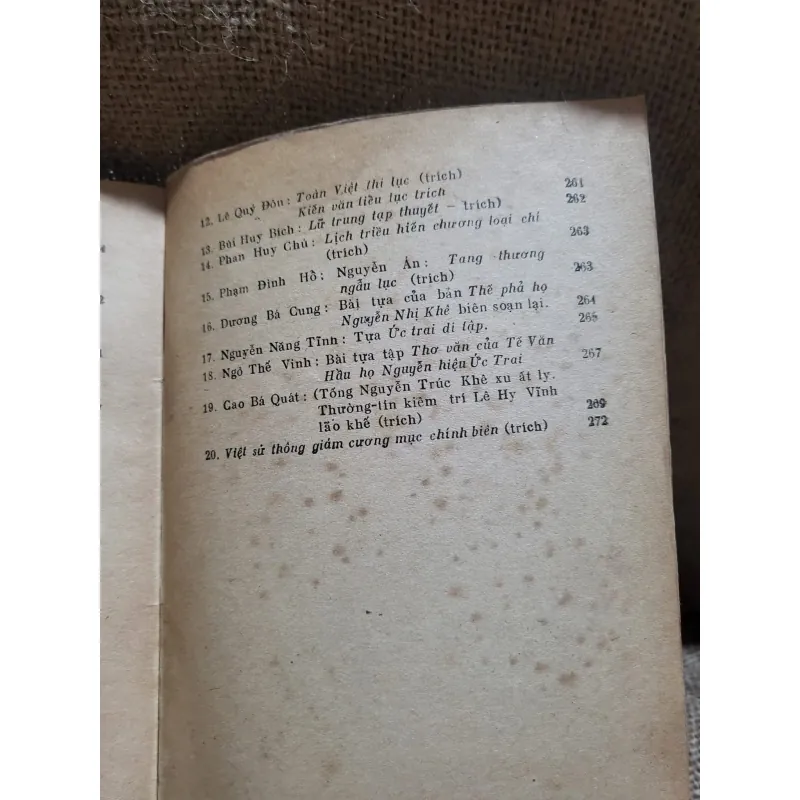 trên đường tìm hiểu sự nghiêp thơ văn của Nguyễn Trãi 731058