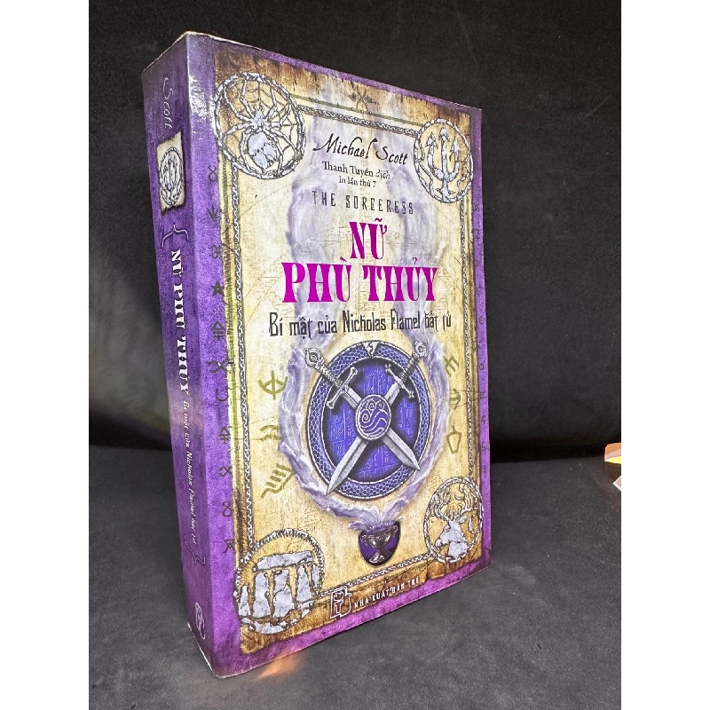 [Phiên Chợ Sách Cũ] Nữ Phù Thủy - Bí Mật Của Nicholas Flamel Bất Tử, Mới 80% (ố vàng), 2018 - Michael Scott S0204-SBM 1005617