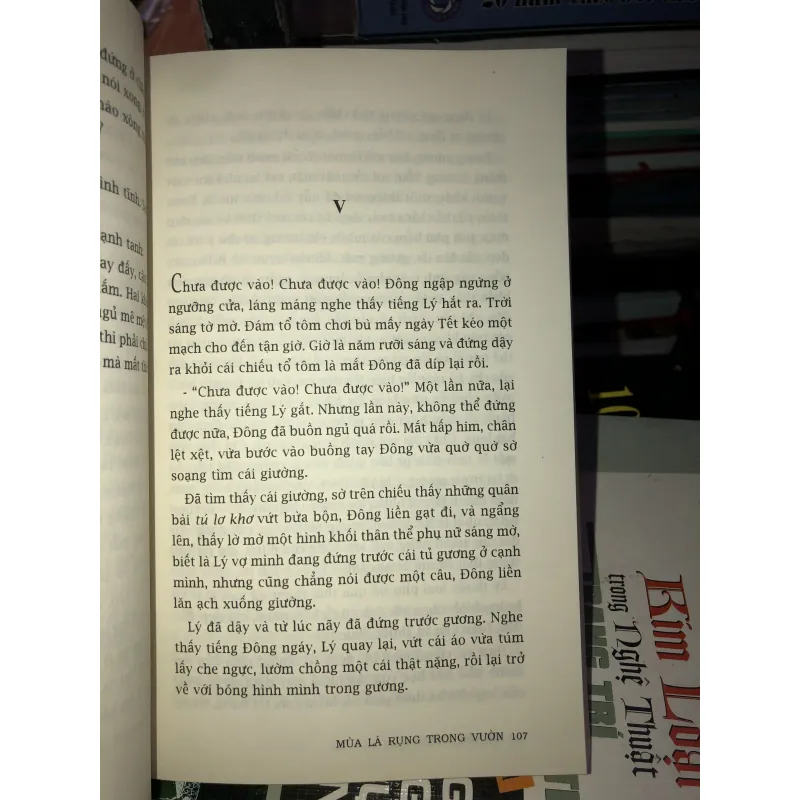 Mùa lá rụng trong vườn - Ma Văn Kháng 1001835