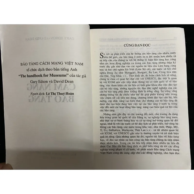 Cẩm nang bảo tàng  1002227