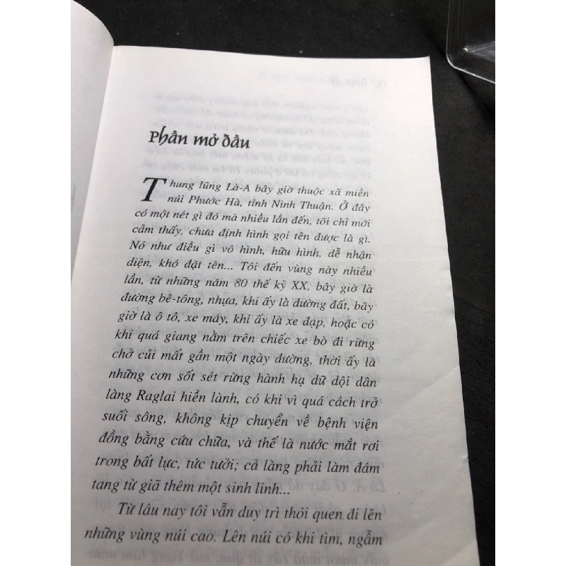 Ký sự ở thung lũng Là a 2007 mới 70% ố bẩn nhẹ Đình Hy HPB0906 SÁCH VĂN HỌC 915250