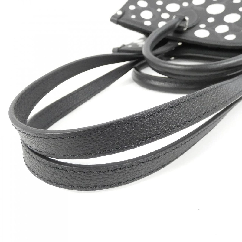 Túi Louis Vuitton Trillon (LV X YK) On The Go MM M46389 618680