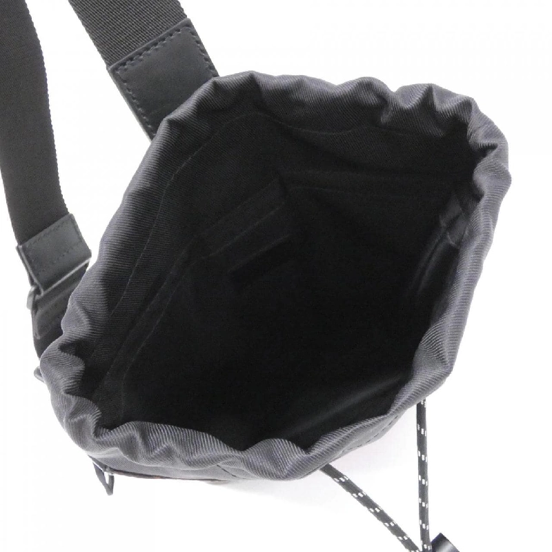 Túi đeo chéo logo Monogram Louis Vuitton 2019PF M44625 608571