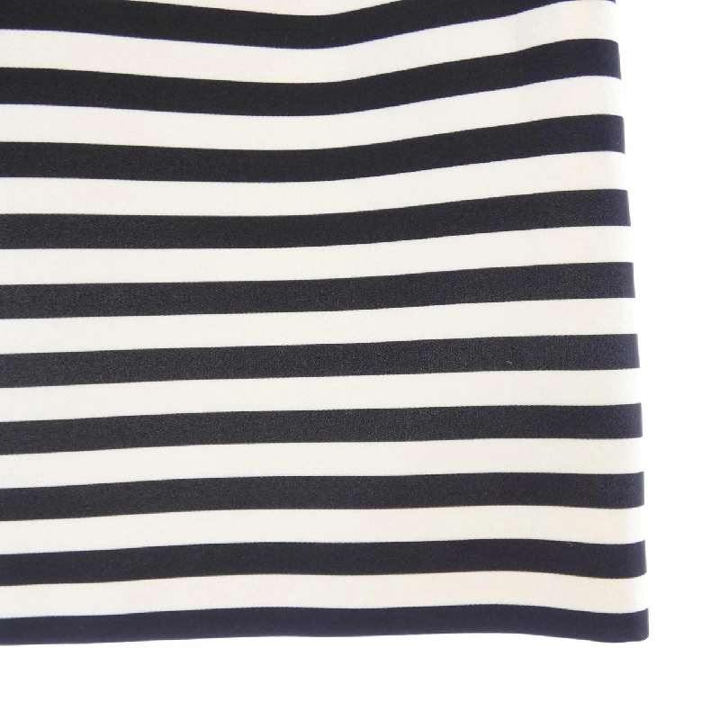 Váy LOUIS VUITTON FISK91TMT - Hàng hiệu Authentic 818423