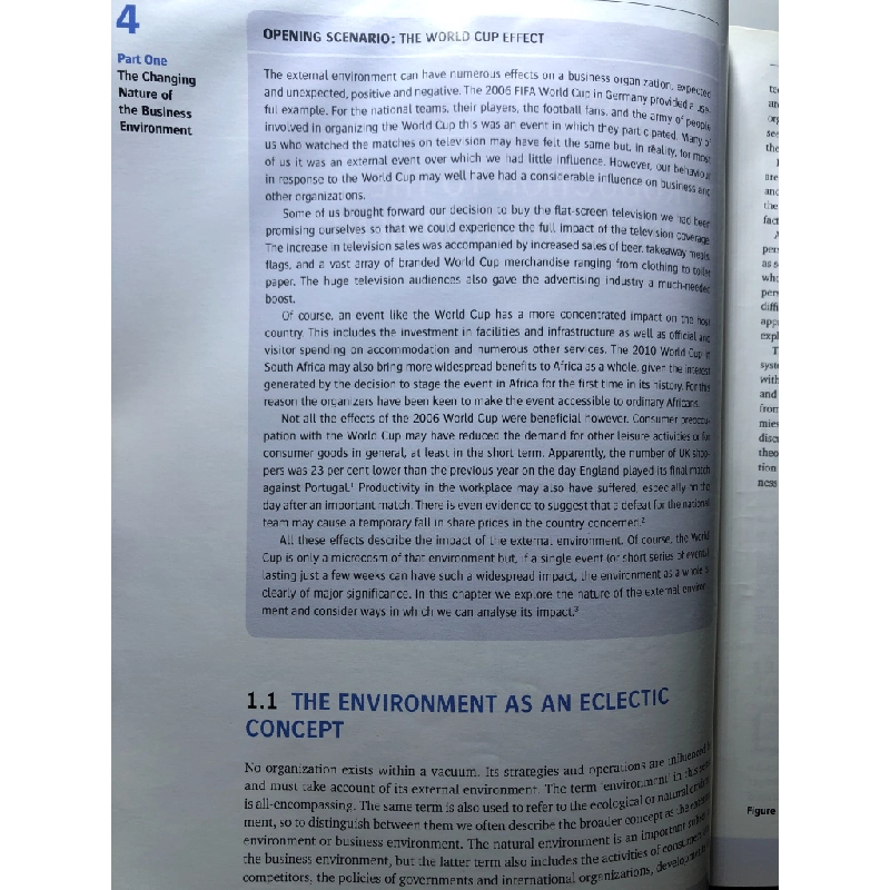 Business Environment in a global context OXFORD mới 80% bẩn nhẹ Andrew Harrison HPB0108 NGOẠI VĂN 458615