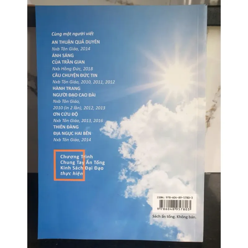 Sách Ánh sáng của Trần Gian - Diệu Nguyên 2018 680804