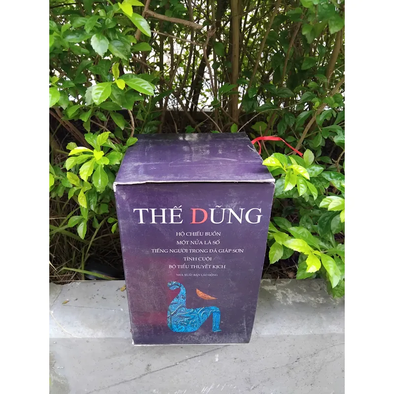 Tuyển tập tiểu thuyết và kịch của nhà văn Việt kiều Thế Dũng 704162