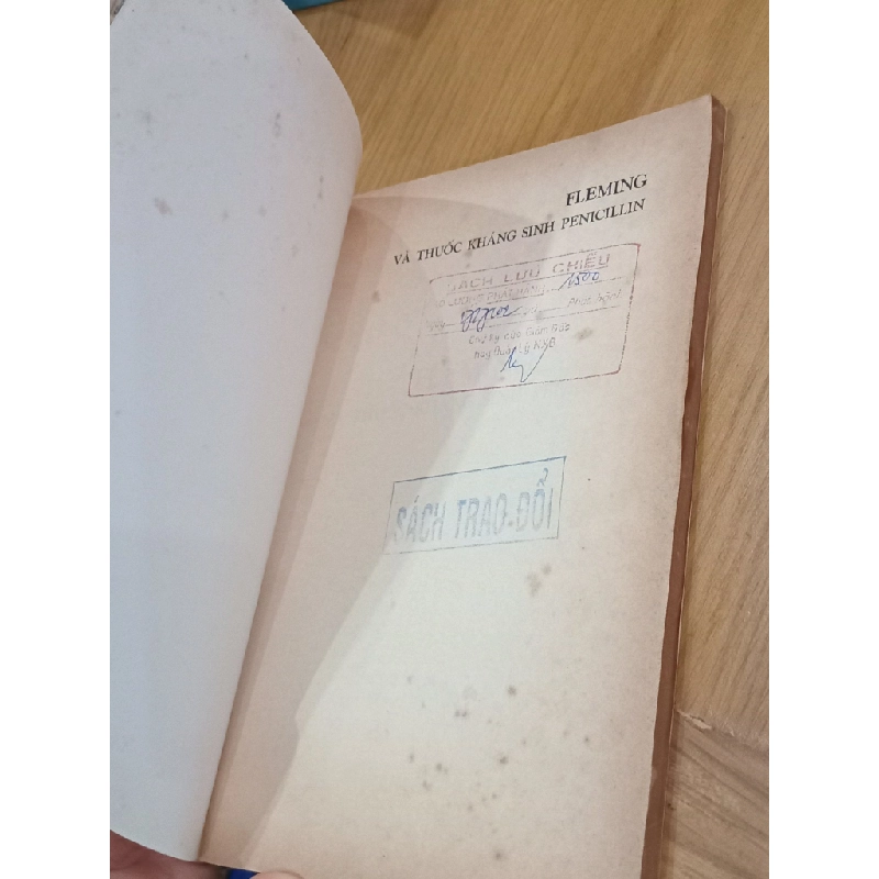 Alexander Fleming và kháng sinh penicillin 543956