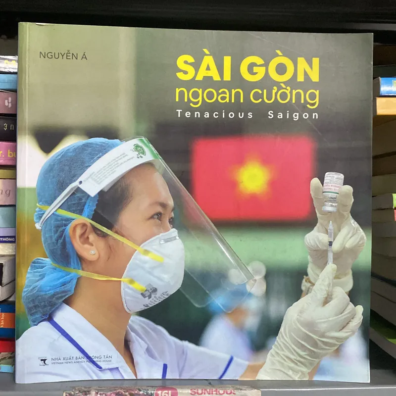 Sài Gòn ngoan cường song ngữ  730600