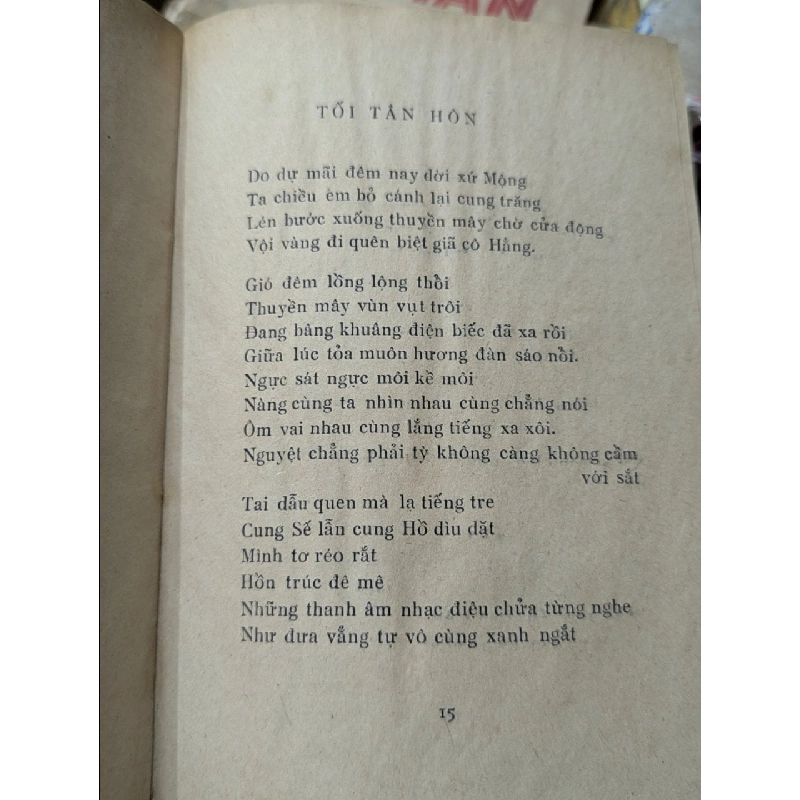 TA ĐỢI EM TỪ BA MƯƠI NĂM - VŨ HOÀNG CHƯƠNG ( SÁCH ĐÓNG LẠI BÌA , KO CÒN BÌA GỐC ) 304370