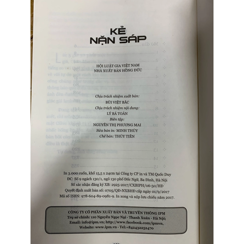 Kẻ nặn sáp - minette walters.  499919