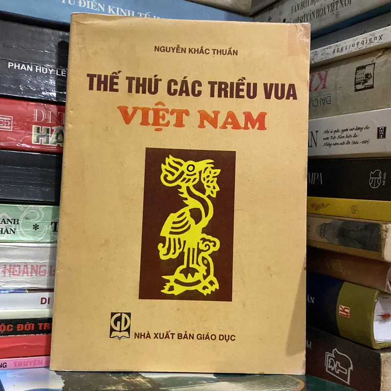 THẾ THỨ CÁC TRIỀU VUA VIỆT NAM (XB 2005) 697743