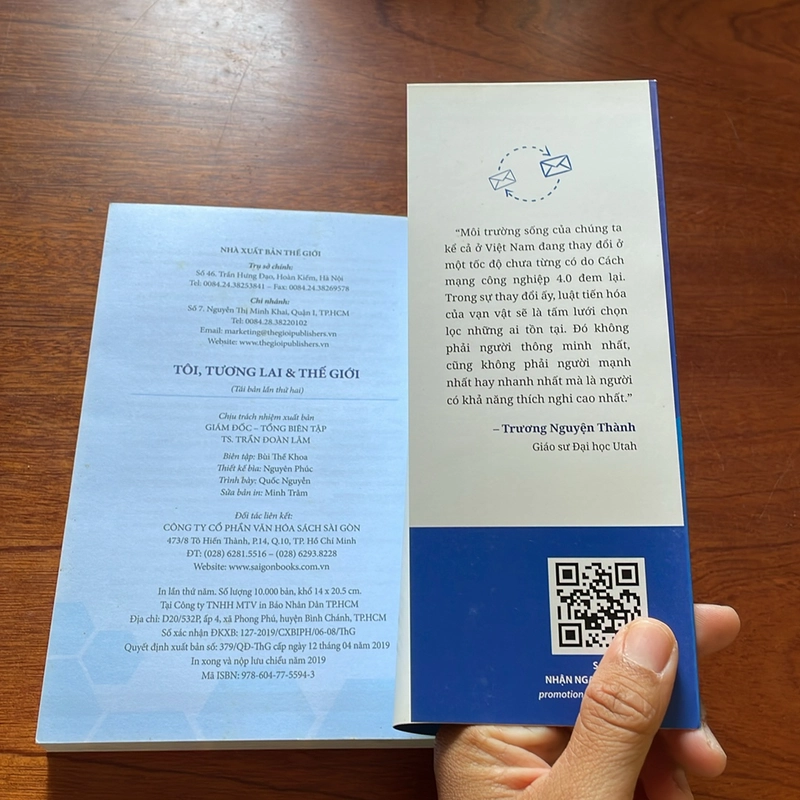 II Sách Kỹ Năng: Tôi _ Tương Lai Và Thế Giới - Nguyễn Phi Vân - 2019 498395