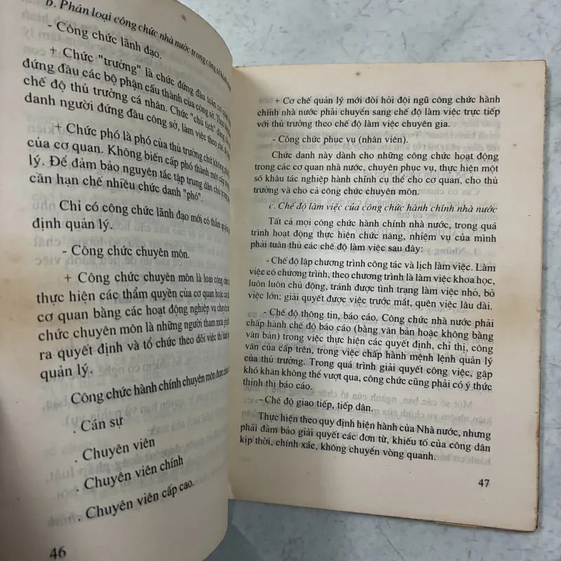 Tổ chức và quản trị công sở 1010183