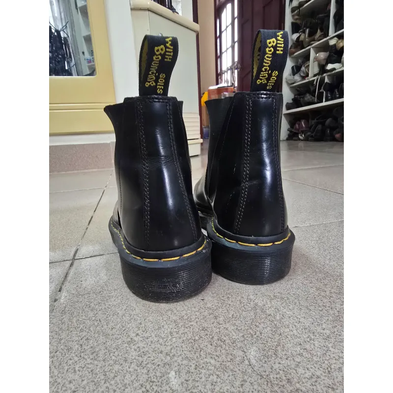 Giày Dr. Martens Bianca.
Màu đen.
Size 5UK - 38. Made in Thailand. Tình trang sử dụng tốt. 1031353