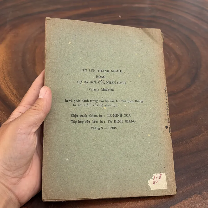 II Sách Hay: Lớn Lên Thành Người Hoặc Sự Ra Đời Của Nhân Cách - VALERIA MUKHINA - 1984 1008496