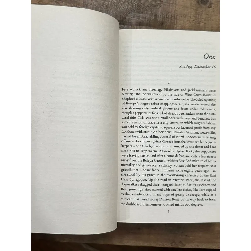 A Week in December - Sebastian Faulks 729076