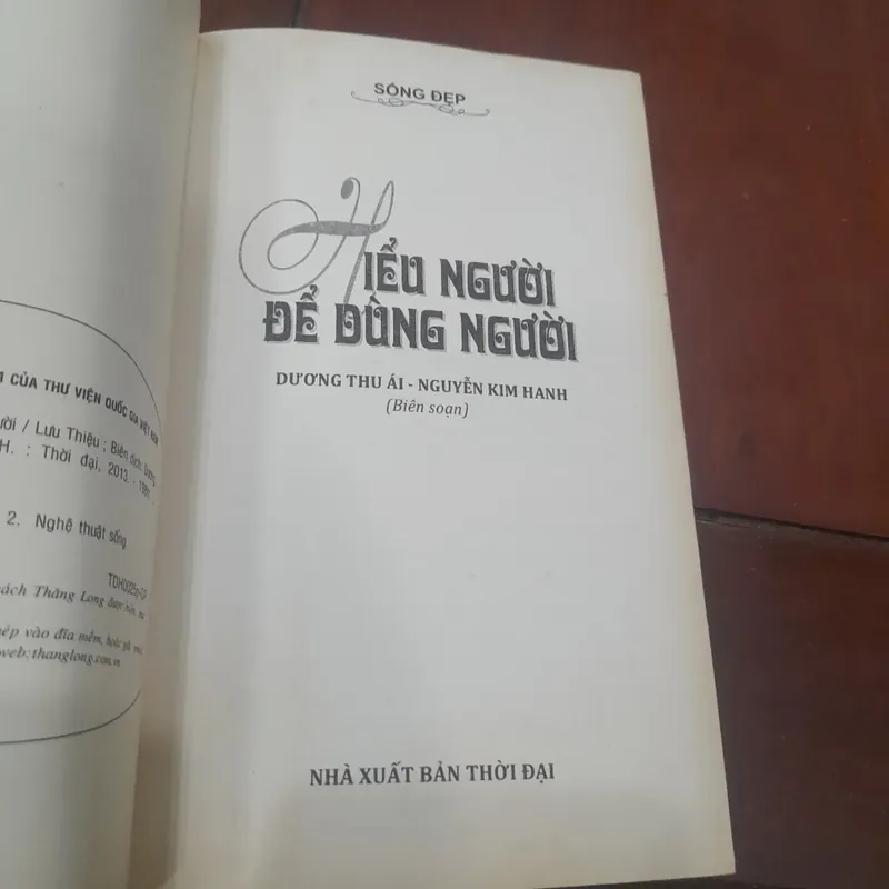 Hiểu người để Dùng người 702952