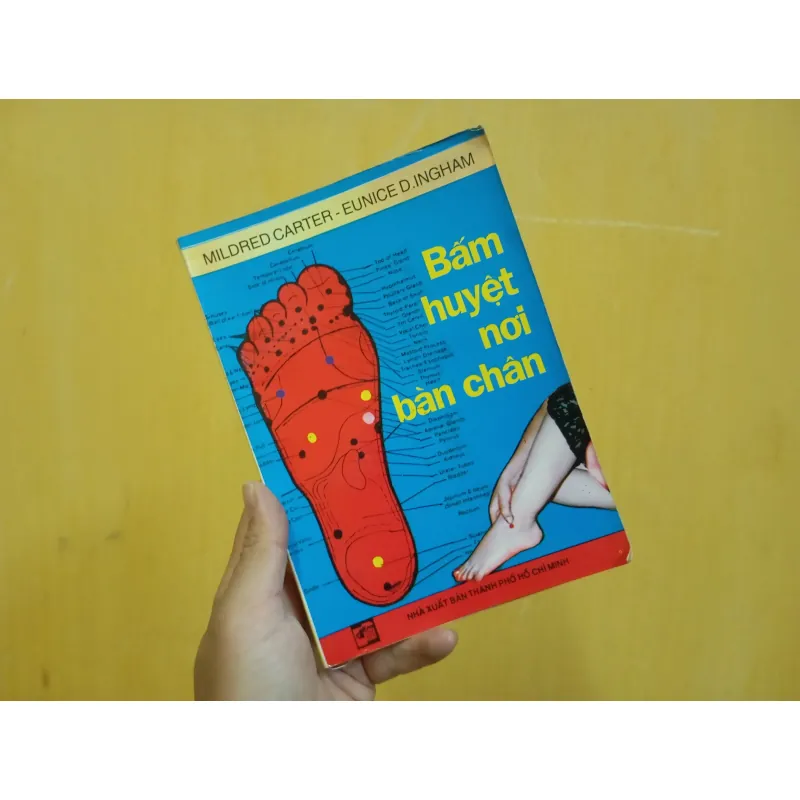 Bấm huyệt nơi bàn chân 763583