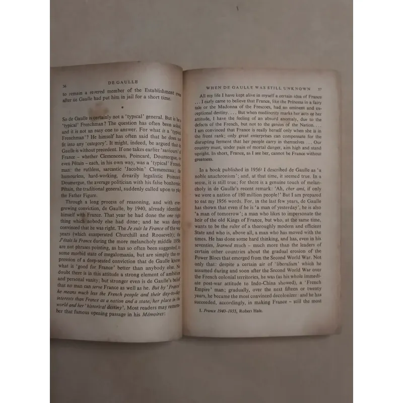 De Gaulle: A Political Biography 990289