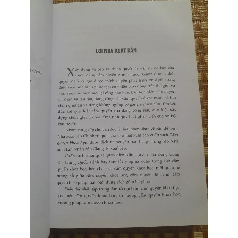 CẦM QUYỀN KHOA HỌC 735930