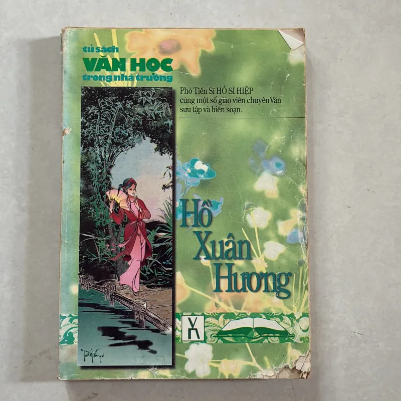 Hồ Xuân Hương - Tủ sách văn học trong nhà trường 801048