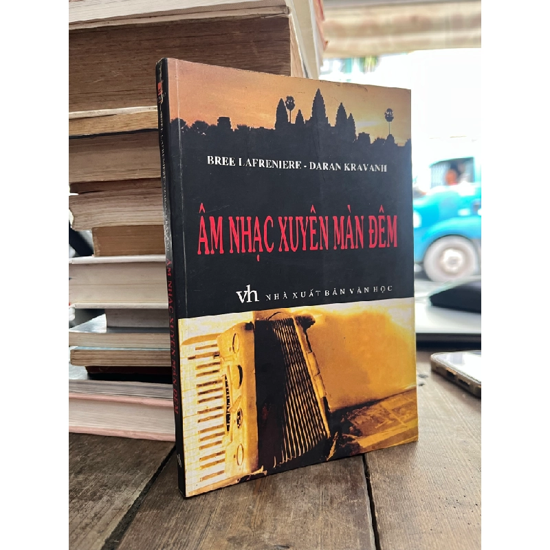 Âm nhạc xuyên màn đêm - Bree Lafreniere & Daran Kravanh 472966