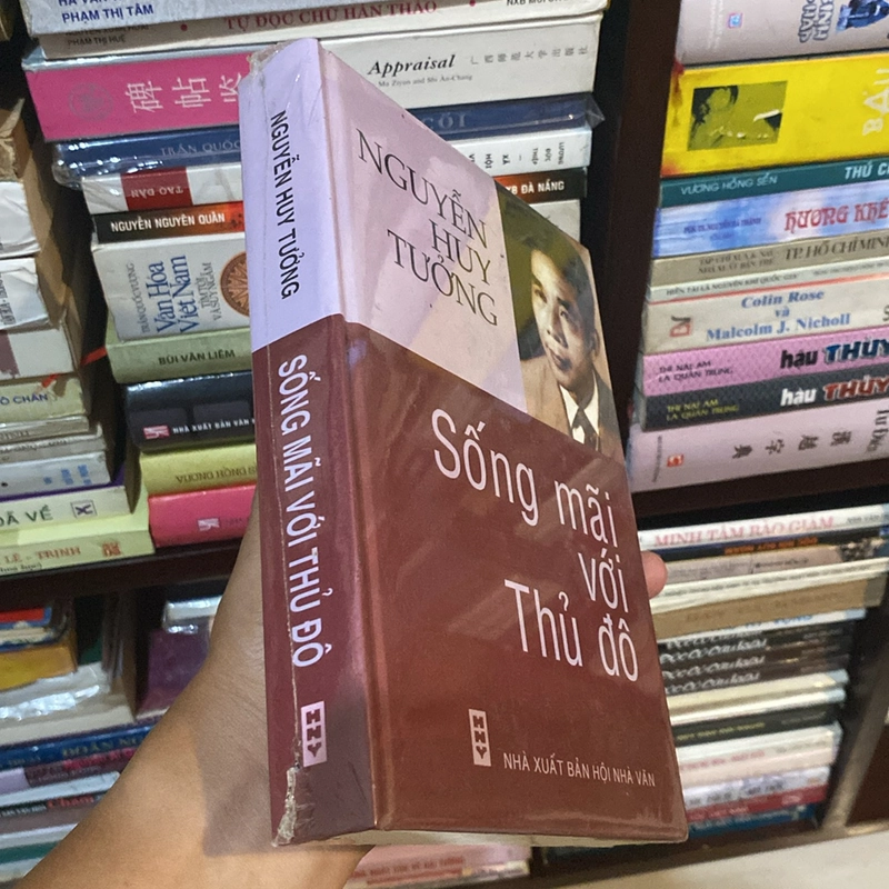 SỐNG MÃI VỚI THỦ ĐÔ, NGUYỄN HUY TƯỞNG, SÁCH CÒN NGUYÊN MÀNG NILON CHƯA SỬ DỤNG 518420