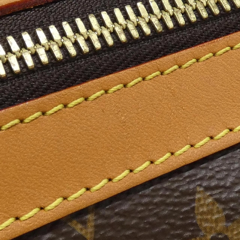 Túi đeo chéo Louis Vuitton Monogram Soumire PM M44879 612430