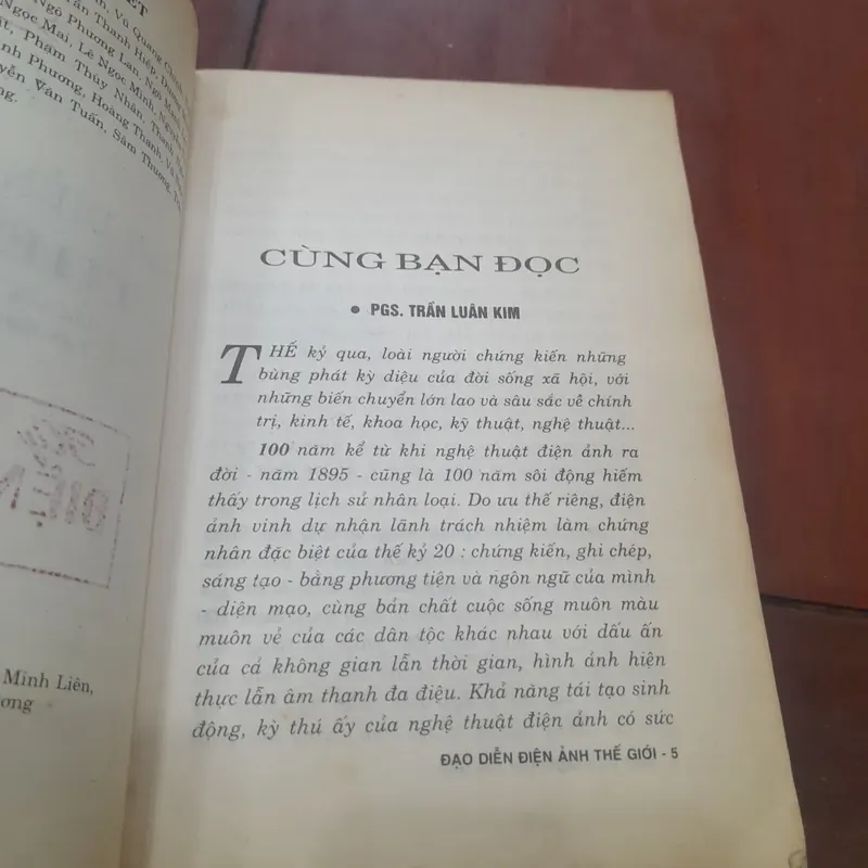 ĐẠO DIỄN ĐIỆN ẢNH THẾ GIỚI (sách kỷ niệm 100 năm điện ảnh thế giới 1895-1995) 737966