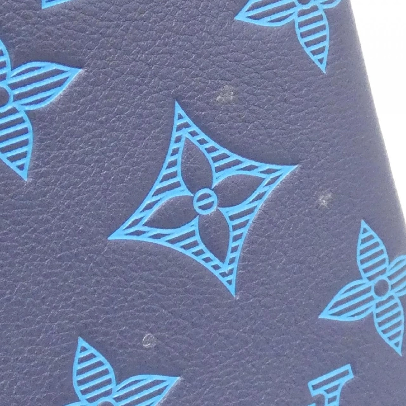 Túi xách Louis Vuitton Monogram Shadow Pochette To Go M82321 617536