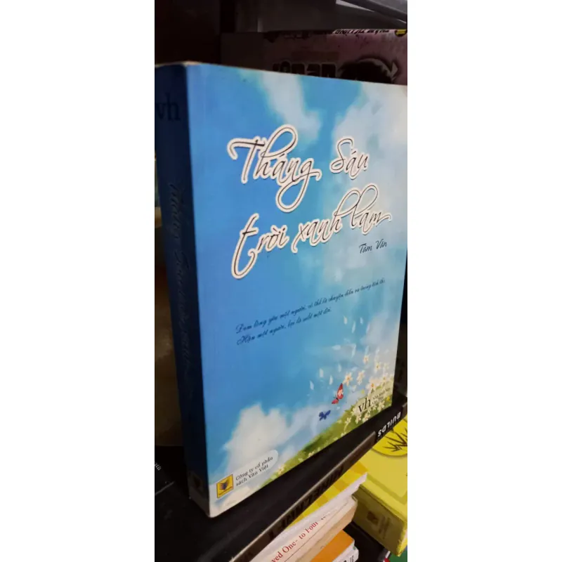 tháng sáu trời xanh lam 707163