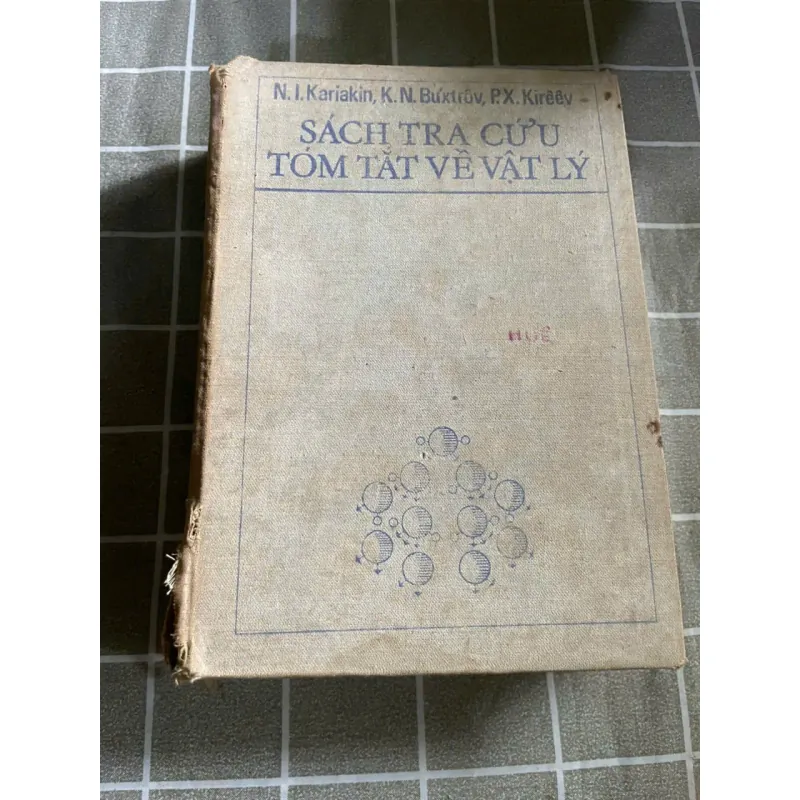 SÁCH TRA CỨU TÓM TẮT VỀ VẬT LÝ, HƠN 1000 TRANG , DỊCH TỪ TIẾNG NGA 556960