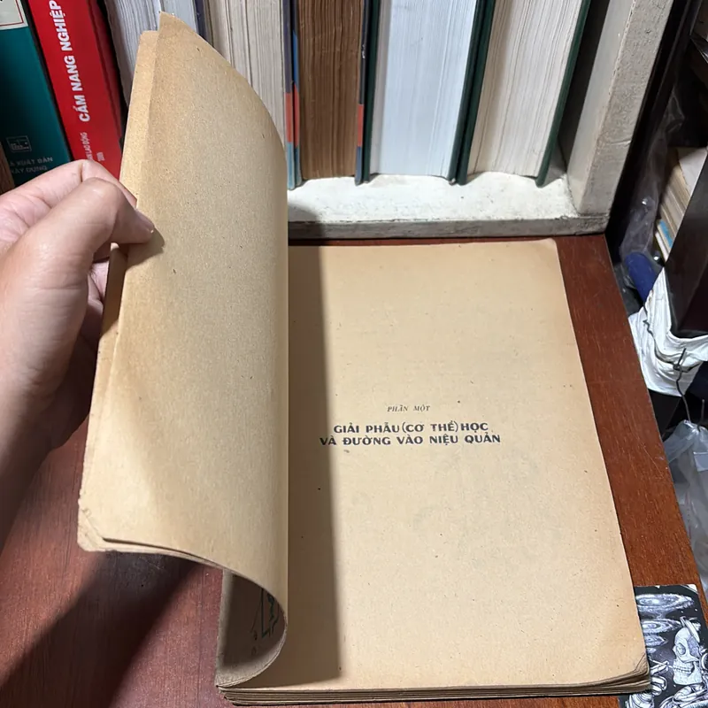II Sách Y: Niệu Học _ Phẫu Thuật Niệu Quản (Tập 5) - Ngô Gia Hy - 1985 720611