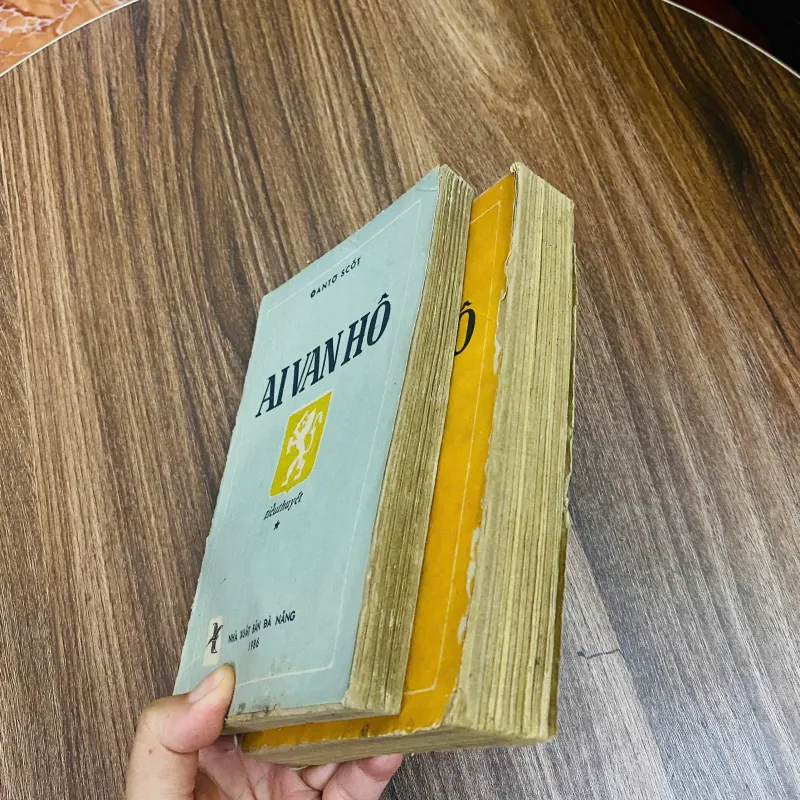 Ai Van Hô (ivanhoe) - oanto scot - sách bao cấp 960778