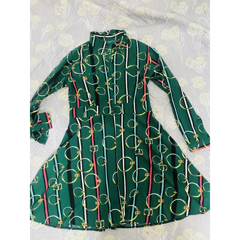 Thanh lí váy đầm do khong còn nhu cầu sử dụng nữa 966457