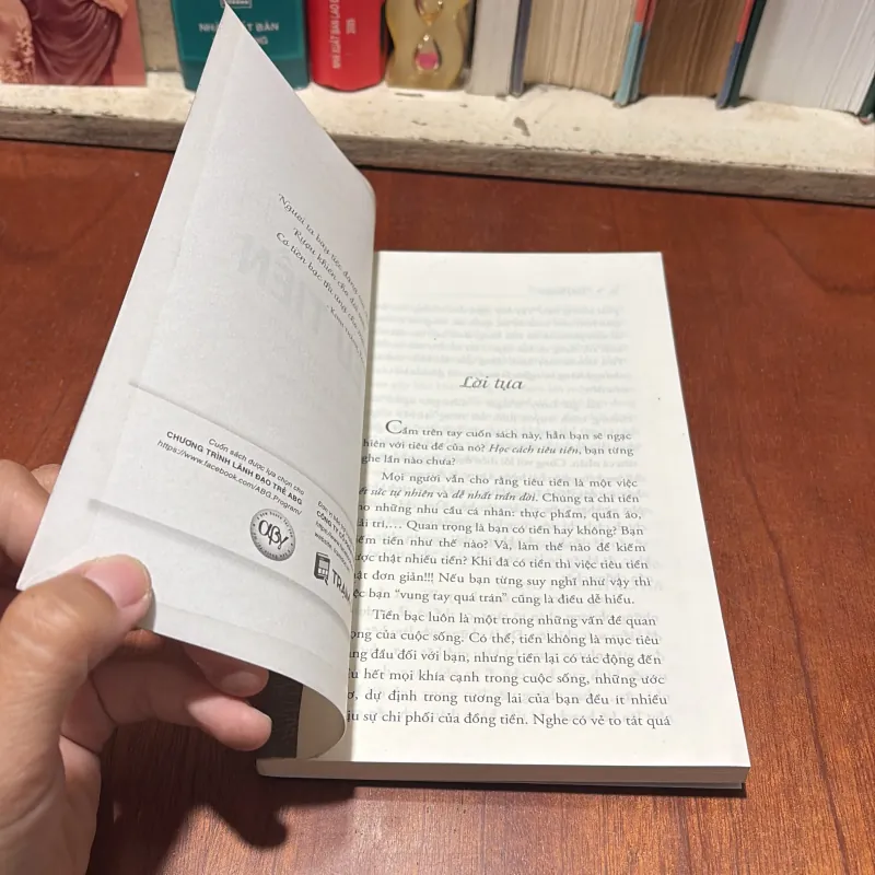 II Sách Mất Bìa: Học Cách Tiêu Tiền Đừng Để Cháy Túi Vì Tóc Ngắn Cắn Dài - LARRY WINGET 786787